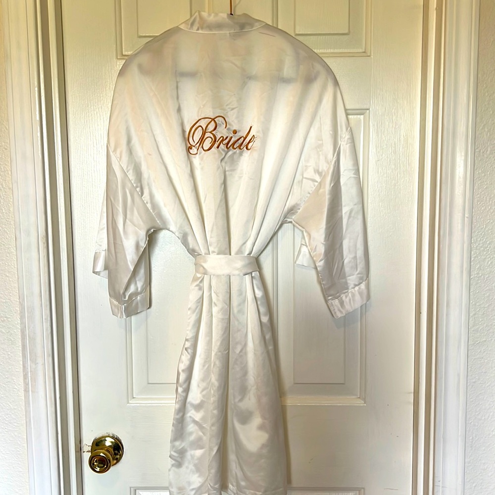 NWOT bridal robe